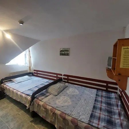 Bed & Breakfast Hangya Panzio