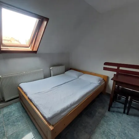 Hangya Panzio Bed & Breakfast *